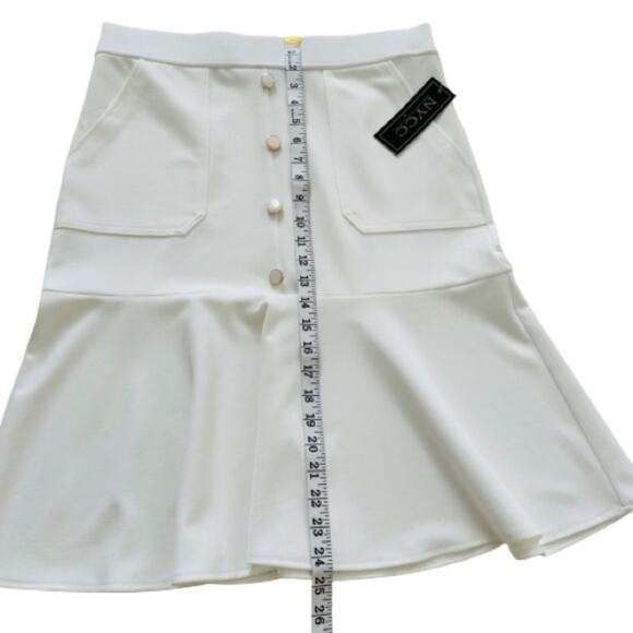 NYCC Ivory Pockets Enamel Buttons Flounce Hem Trumpet Skirt Size Medium NEW - Picture 9 of 12